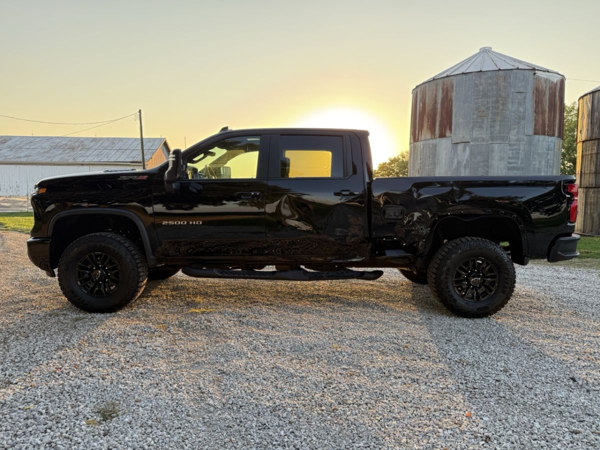 2026 Chevrolet Silverado 2500HD ZR2 - Photo 5