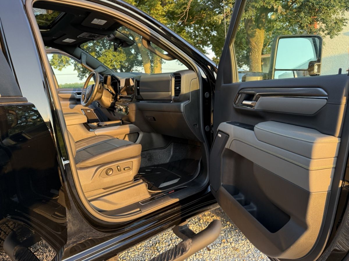 2026 Chevrolet Silverado 2500HD ZR2 - Photo 11