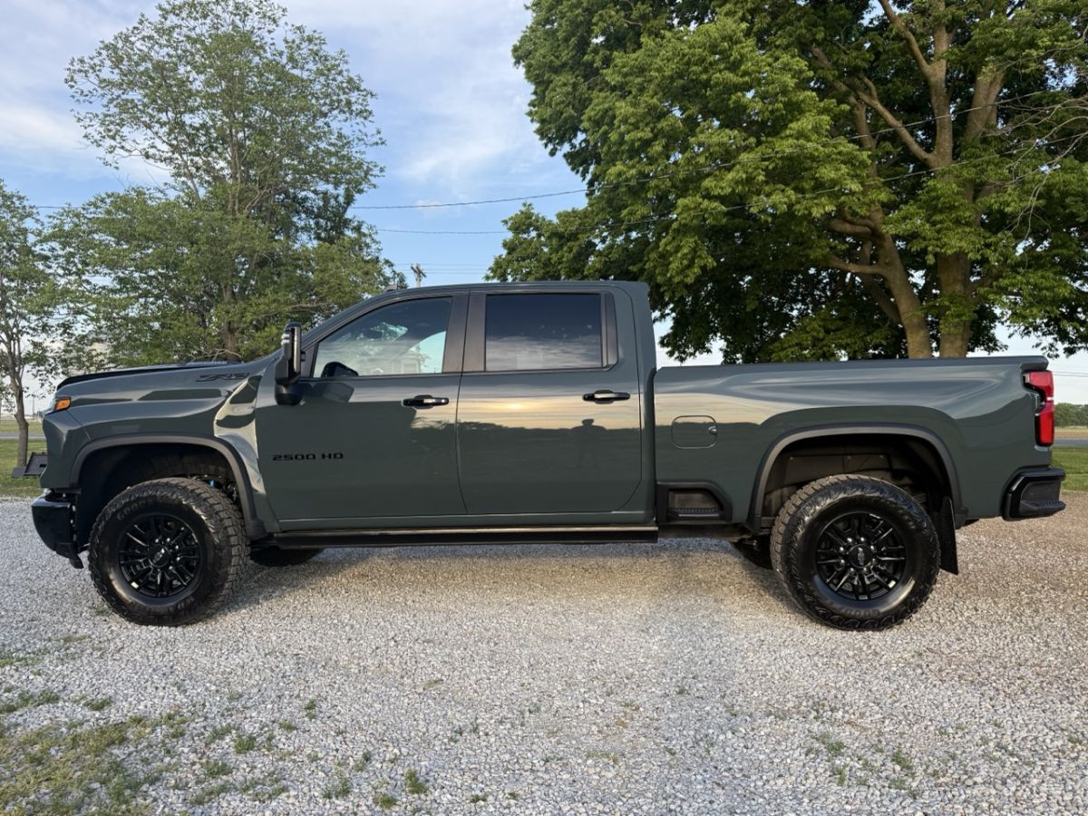 2026 Chevrolet Silverado HD ZR2 4WD Crew Cab Standard Box's photo