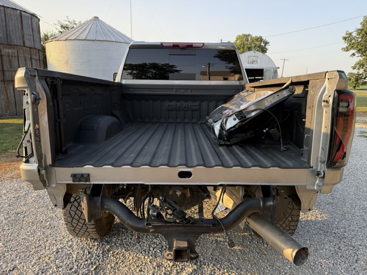 2025 GMC Sierra 2500HD AT4X - Photo 4