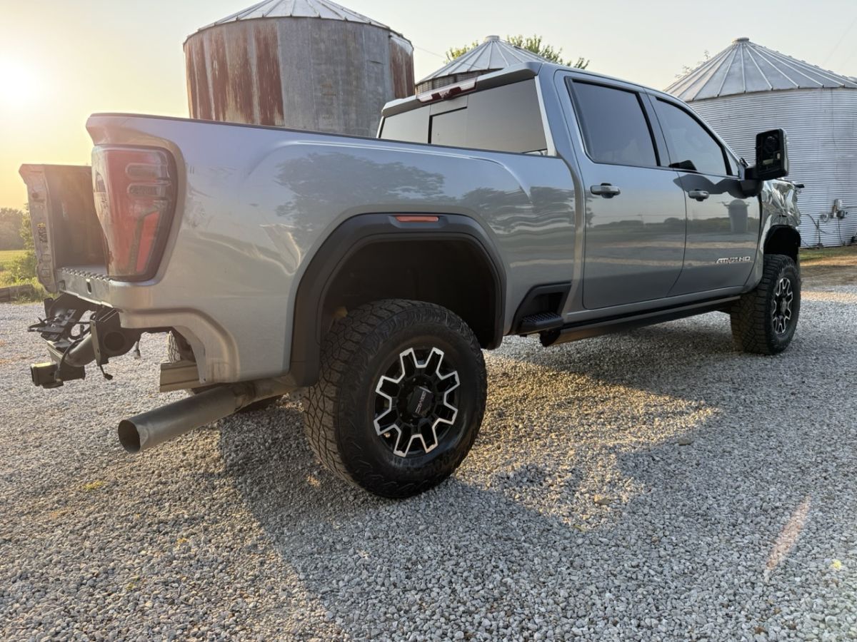 2025 GMC Sierra 2500HD AT4X - Photo 5